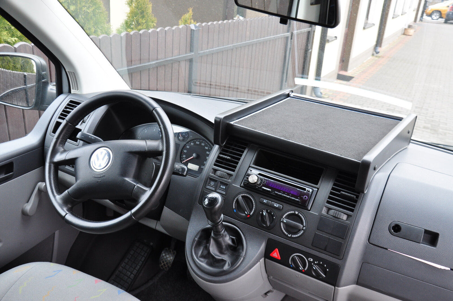 Perfekt-Fit Dashboard Tisch für VW T5 MUTIVAN CARAVEL VOLSKWAGEN Center Regal Kompatibel