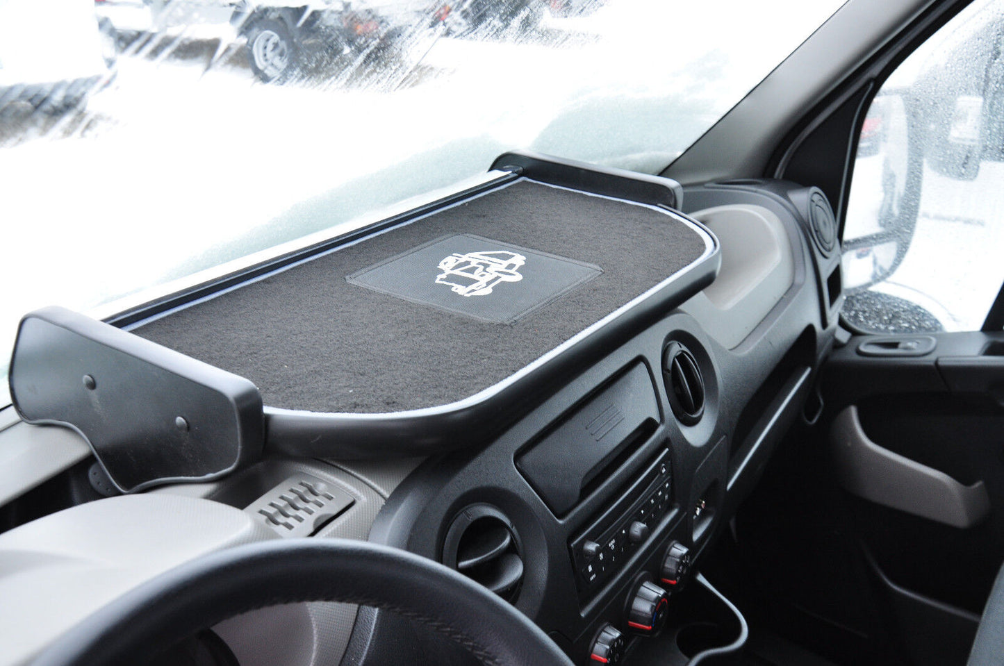 Perfect-Fit Dashboard Table for Renault Master SINCE 2009 – Center Shelf Compatible