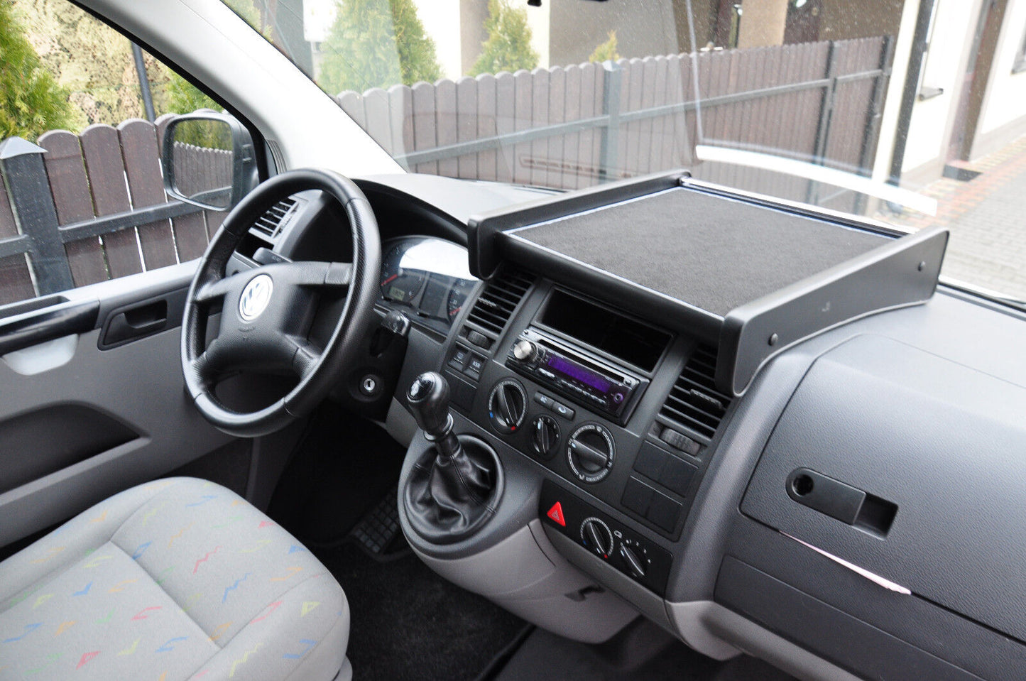 Perfekt-Fit Dashboard Tisch für VW T5 MUTIVAN CARAVEL VOLSKWAGEN Center Regal Kompatibel